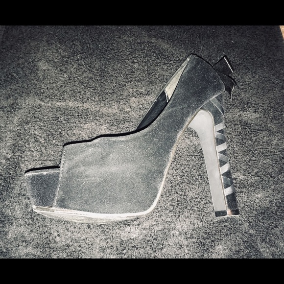 black ribbon velvet heels with bow - Picture 1 of 5